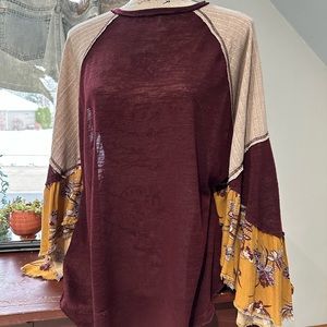 Gimmicks by BKE Buckle Lightweight Top